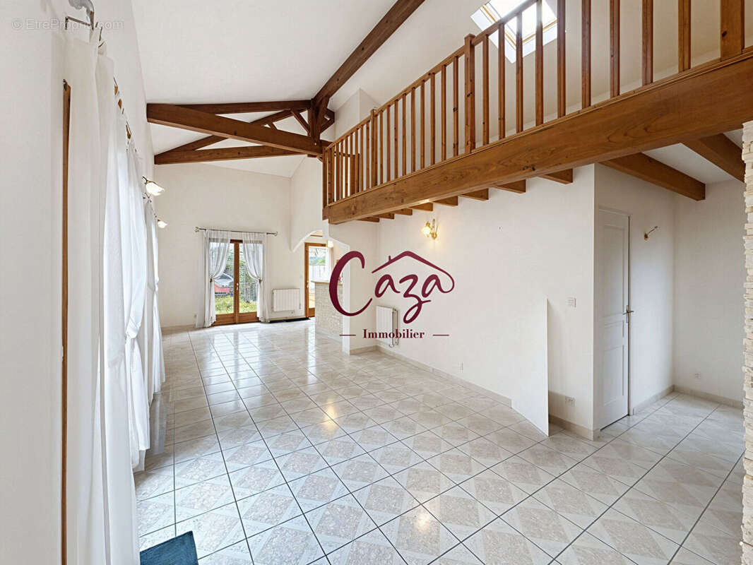 Maison à SAINT-CAPRAIS-DE-BORDEAUX