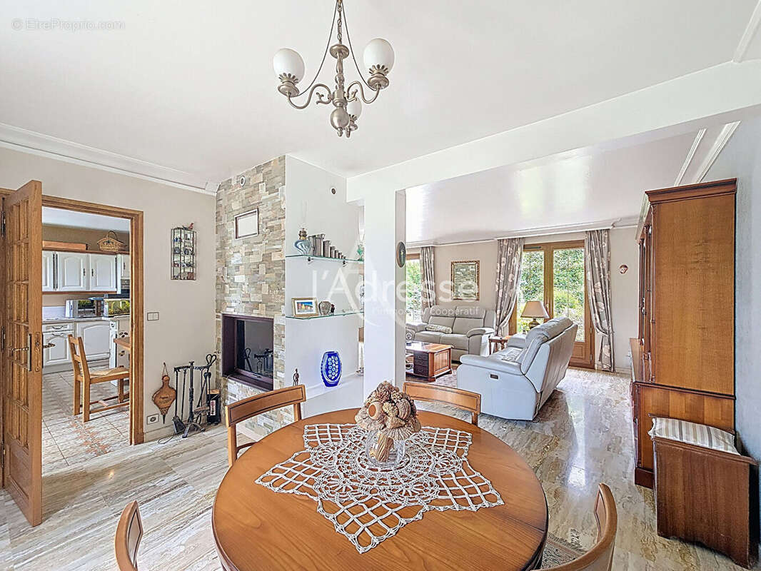 Maison à MAGNY-LE-HONGRE