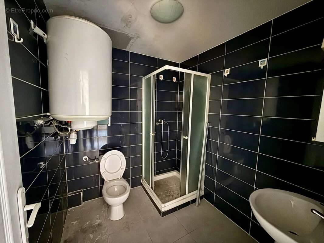 Appartement à SAINT-LAURENT-DU-VAR