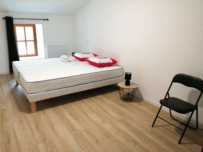 Appartement 85 m² à Coulonges-Sur-L'autize  - photo 9