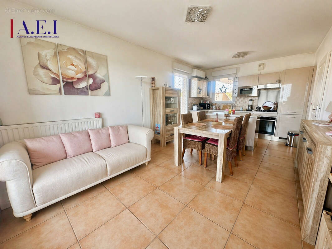 Appartement à SIX-FOURS-LES-PLAGES