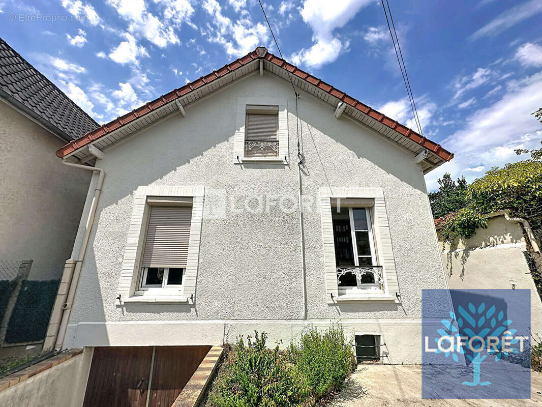 Maison à VIGNEUX-SUR-SEINE