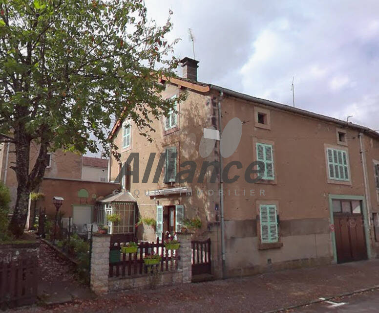 Maison à FOUGEROLLES