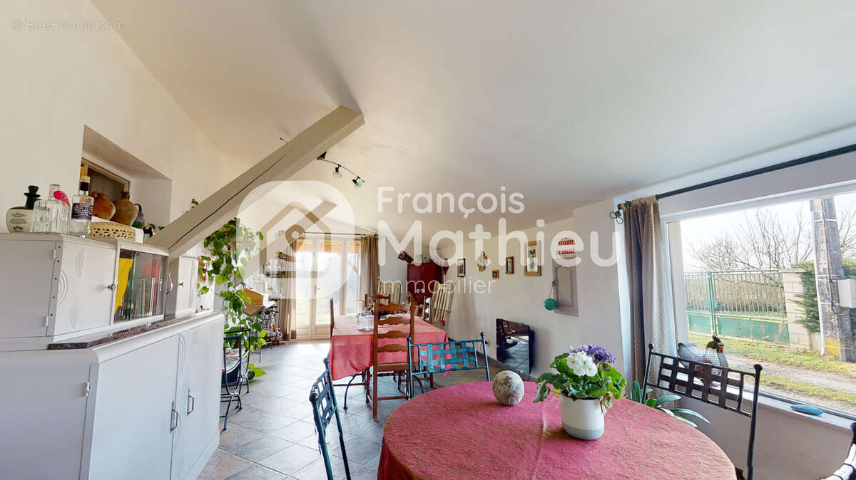 Maison à CHATILLON-SUR-CHALARONNE