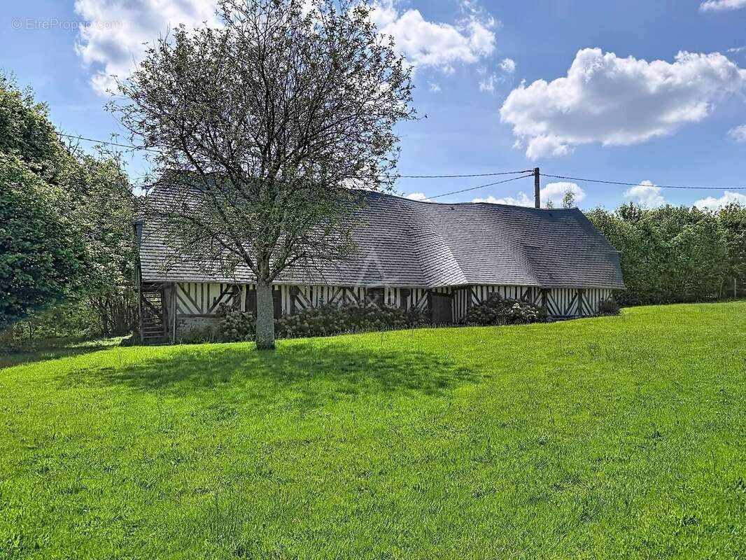Propriété normande rénovée avec gîte, dépendances et herbage - photo 20