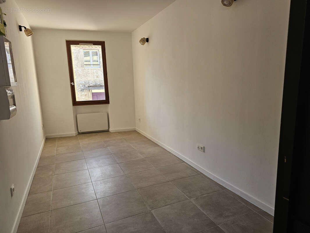 Maison à LA ROQUE-D'ANTHERON