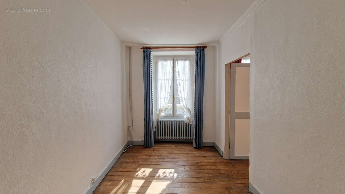 Autre à COULOMBIERS