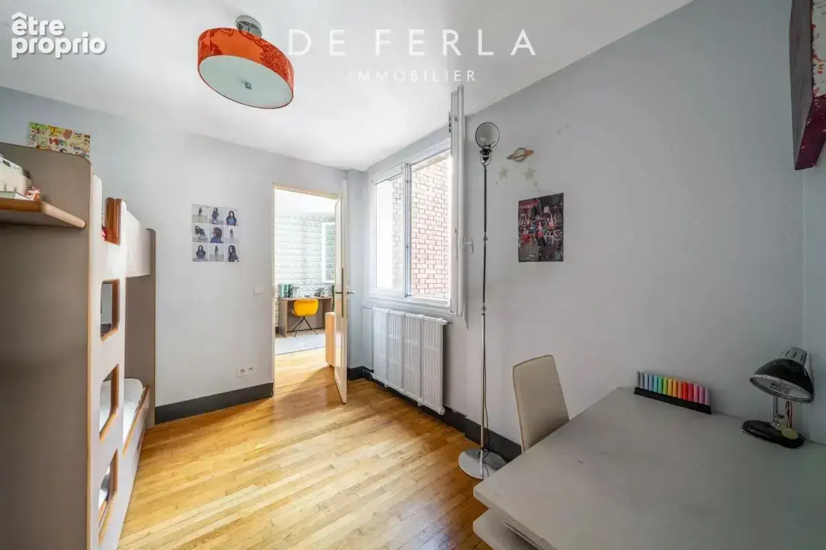 Paris XIVeme – Quartier Mairie:  Appartement familial avec quatre chambres : - photo 16