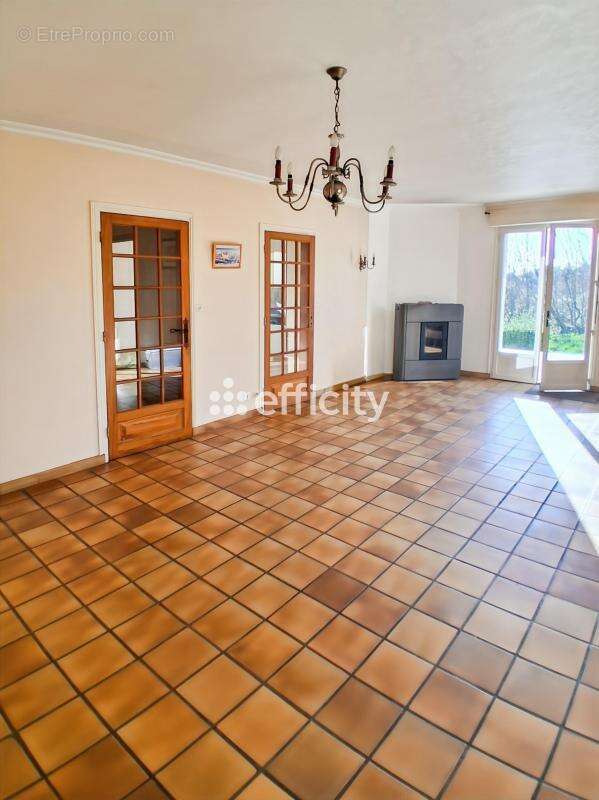 Maison à LE HAUT-CORLAY