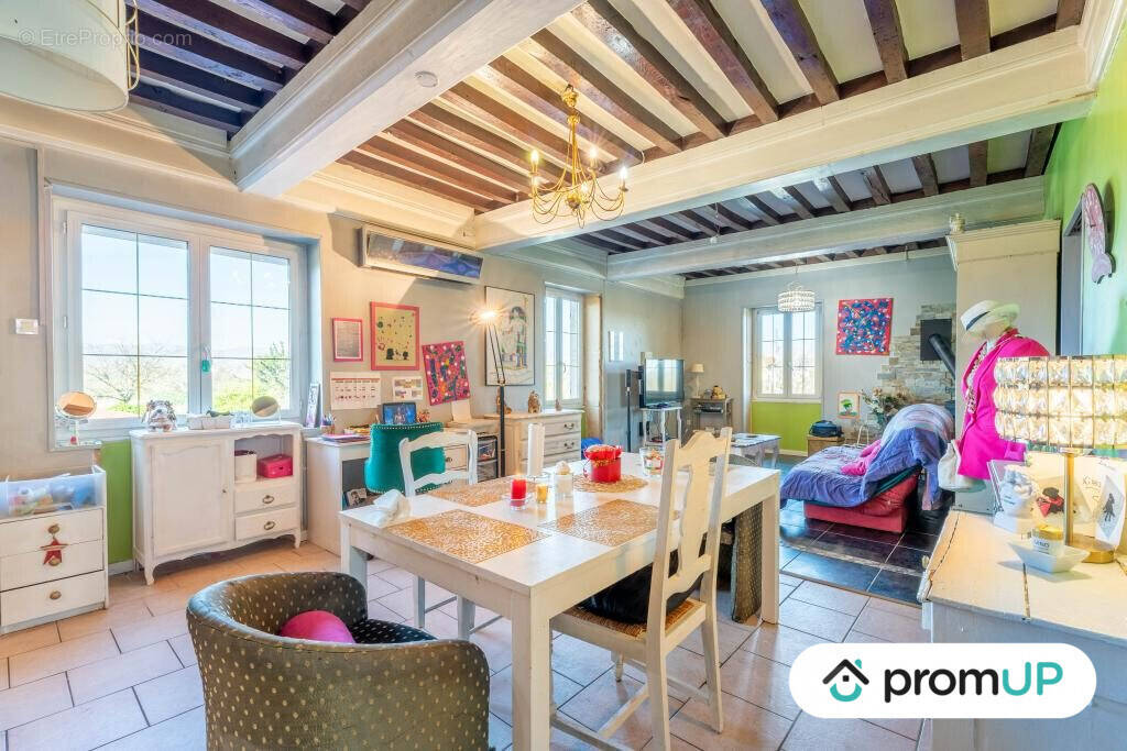 Maison à LA CHAPELLE-DE-GUINCHAY