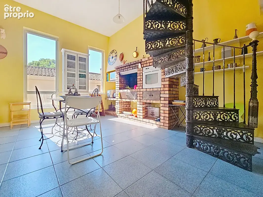 AVIGNON INTRA MUROS. Maison d'exception avec ascenseur et rooftop avec piscine - photo 5