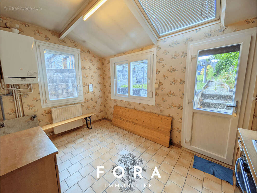 Maison à CONDE-SUR-NOIREAU