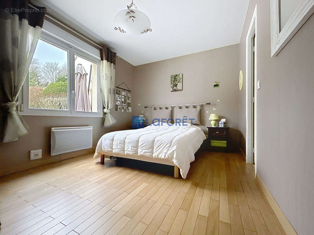 Maison à COUILLY-PONT-AUX-DAMES