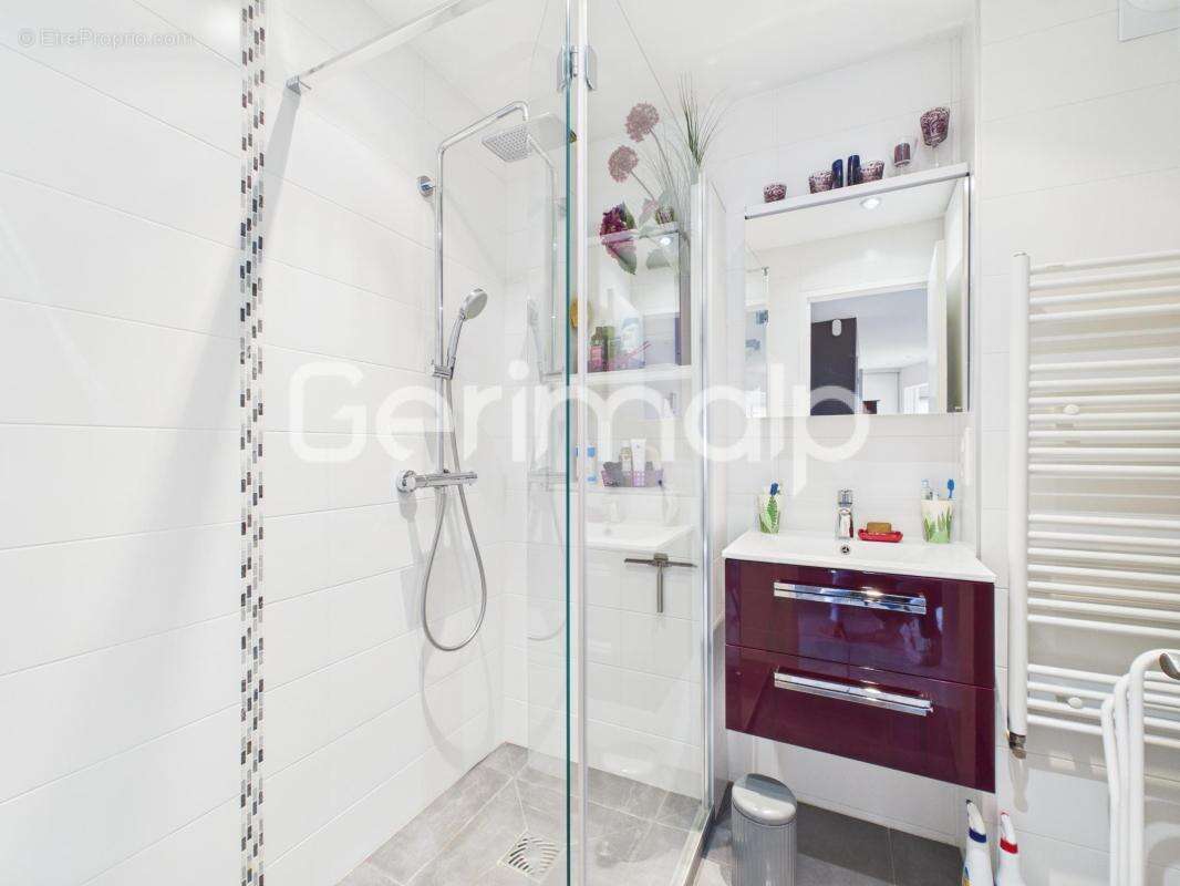 Vente - Appartement - 3 pièces + cuisine - 83 m² - 546 000 € - - photo 7