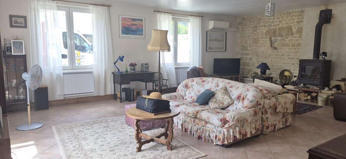 Maison 325 m² à Nere  - photo 3