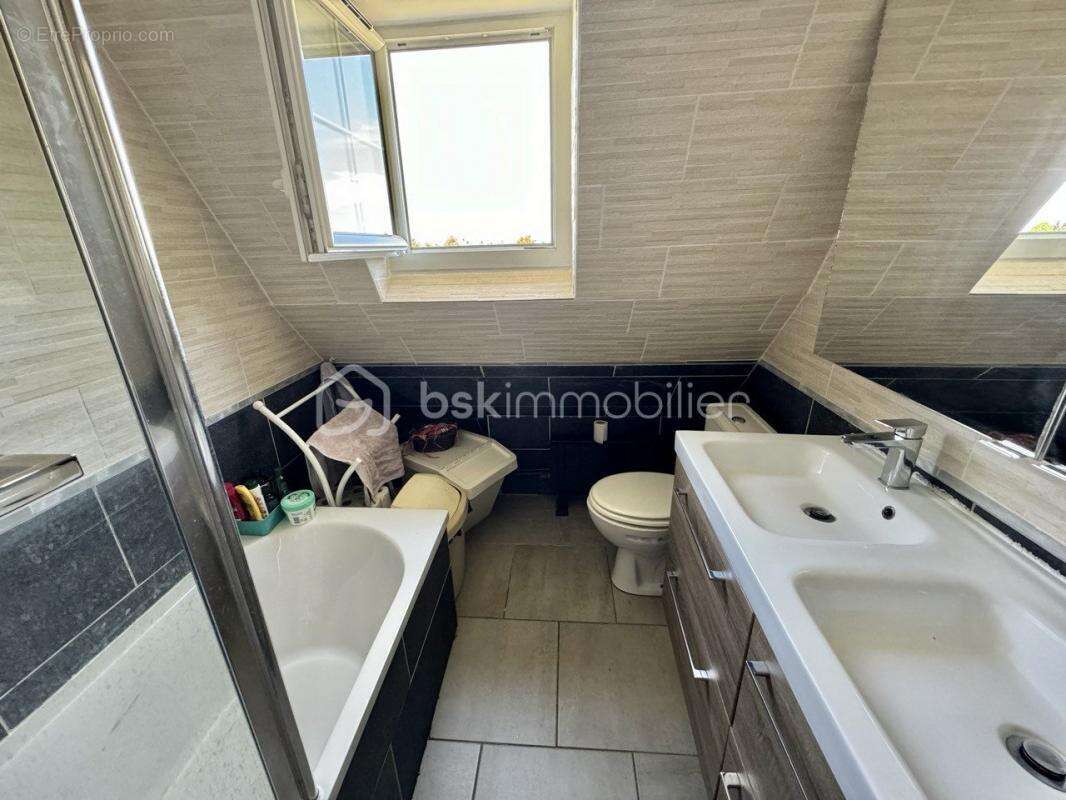 Maison à LA SAUSSAYE