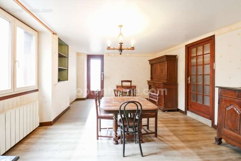 Maison à MAGNAC-LAVAL