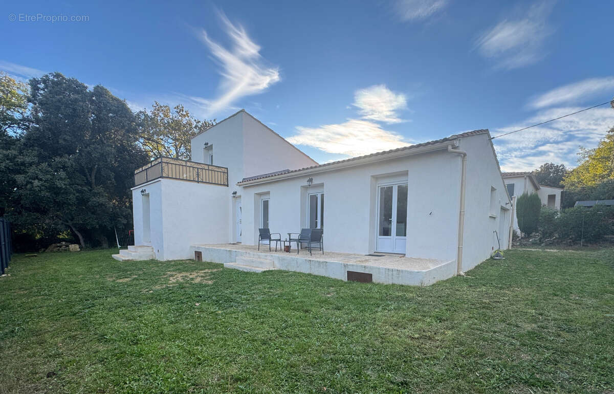 Maison à SAINT-LAURENT-DES-ARBRES