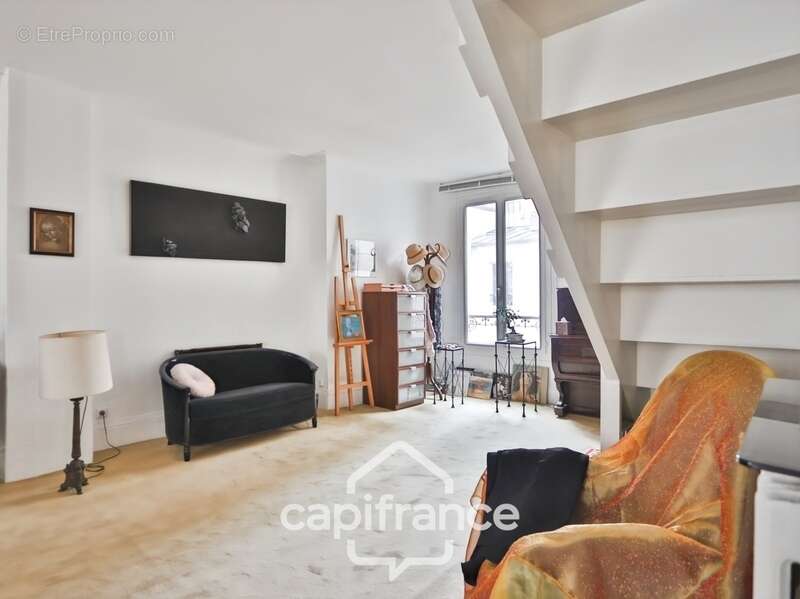 Appartement à PARIS-14E