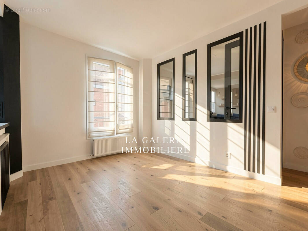 Appartement à COURBEVOIE