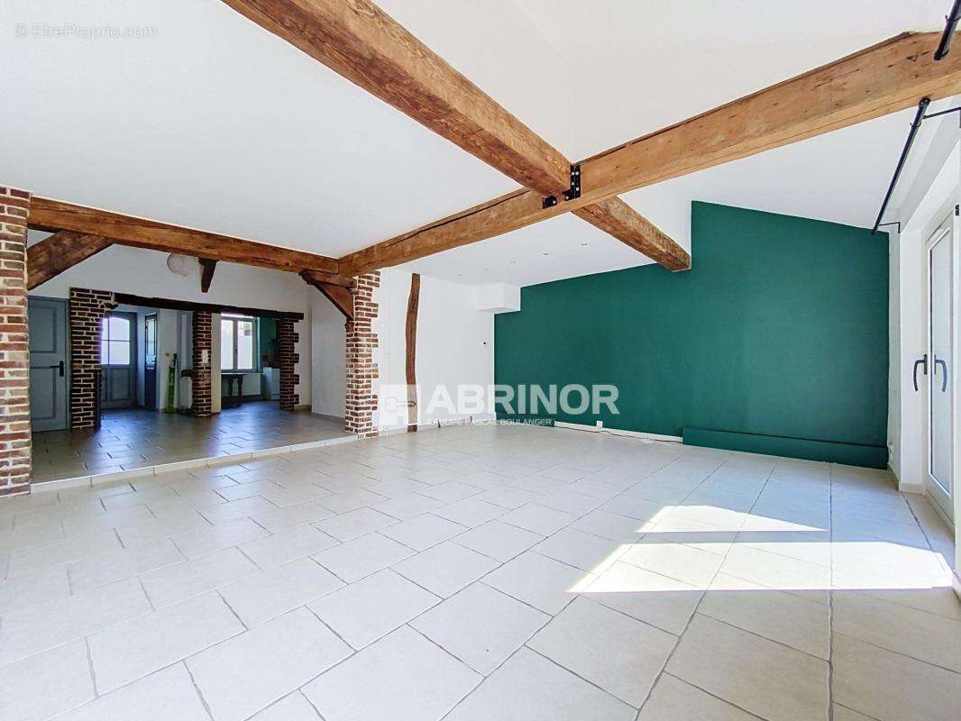 LINSELLES: Maison flamande de 130m2, 3 chambres, cave, jardin de 400m2 SUD et son garage de 61m2 - photo 5
