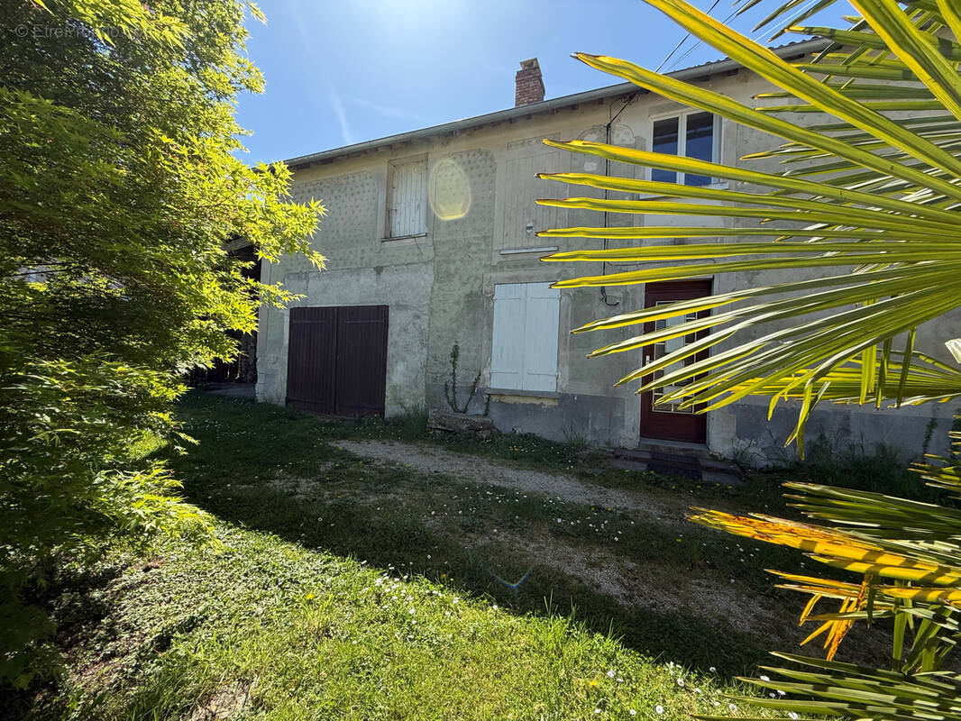 Maison à DOUE