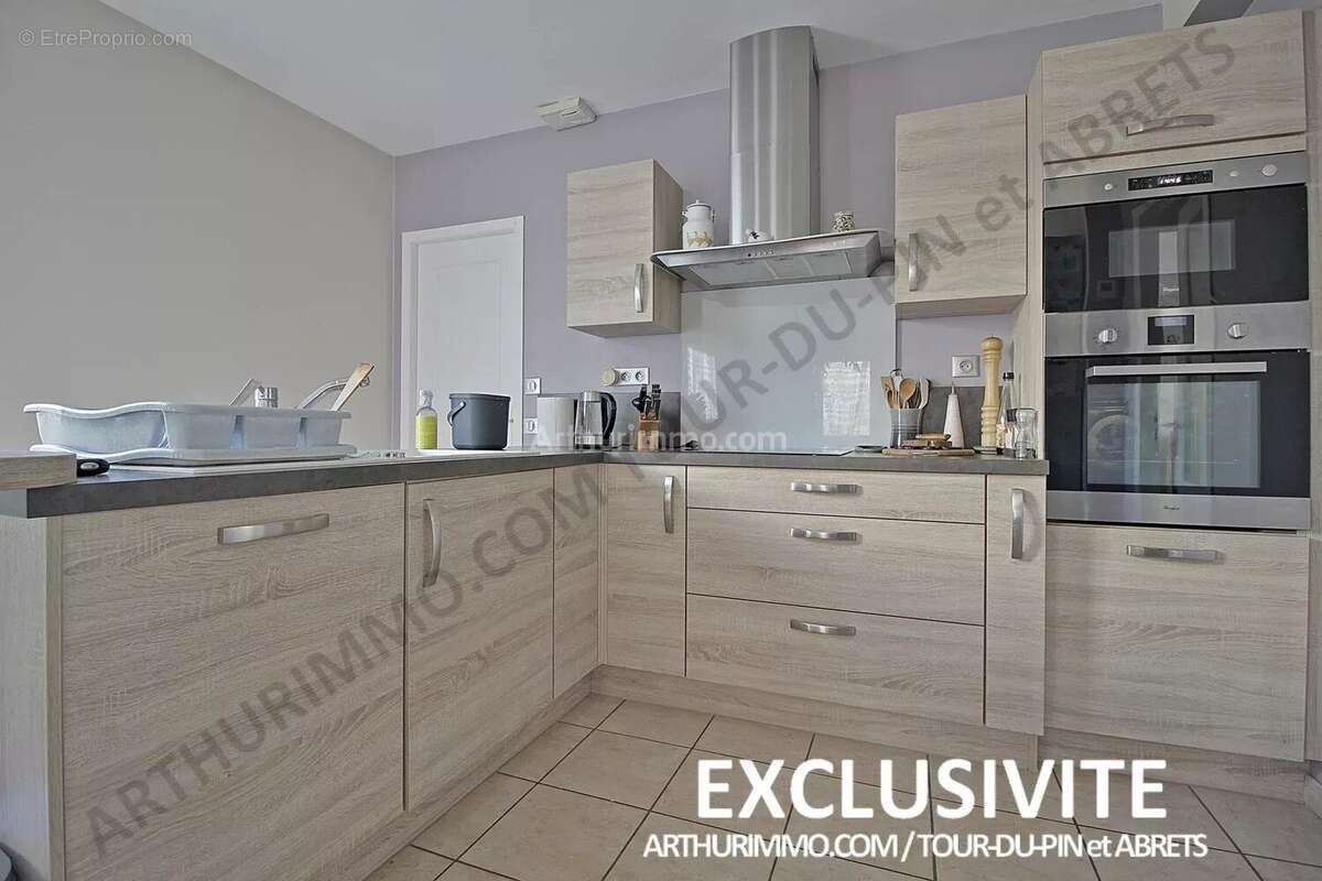 Maison à LA TOUR-DU-PIN