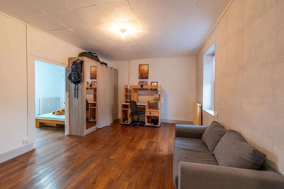 Maison à SAINT-GEORGES-SUR-LA-PREE