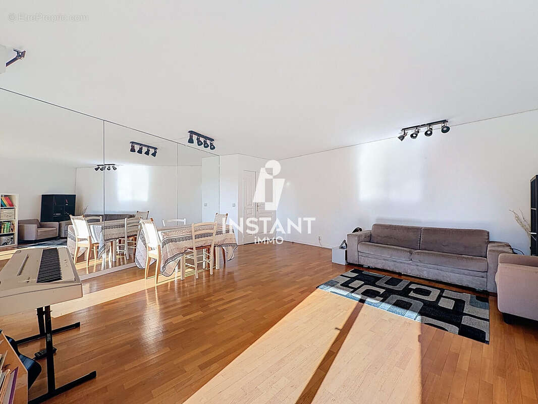 Cuisine vue 1 - Appartement à CHARENTON-LE-PONT
