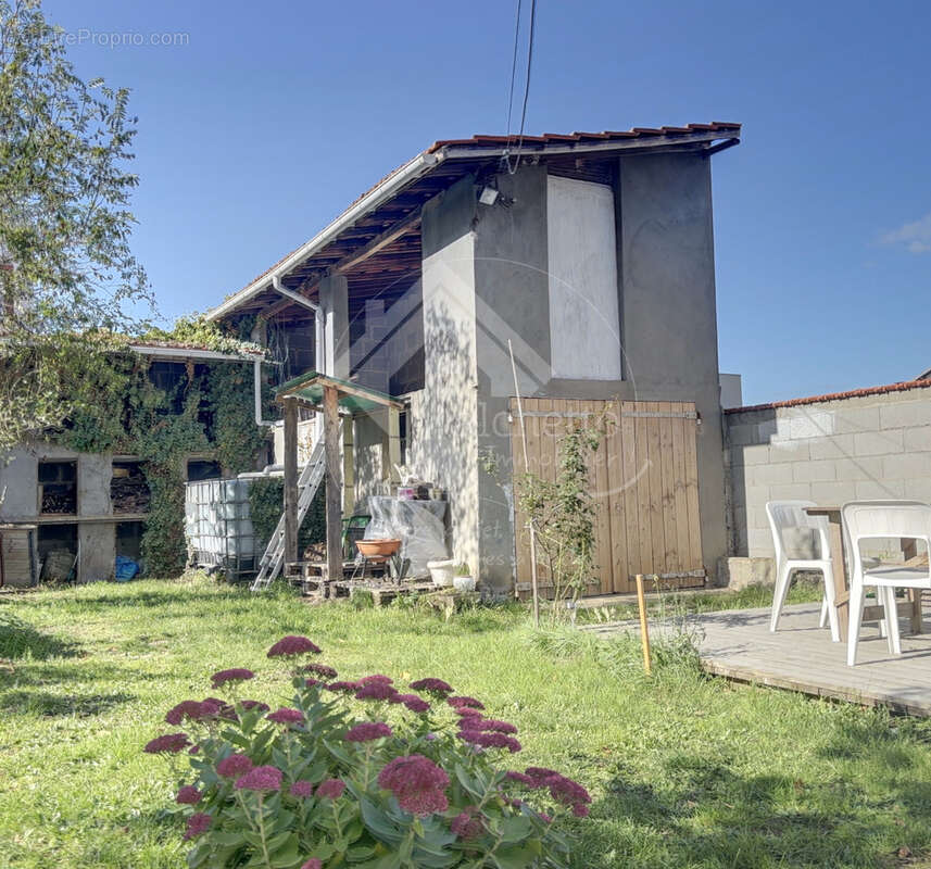 Maison à PUY-GUILLAUME