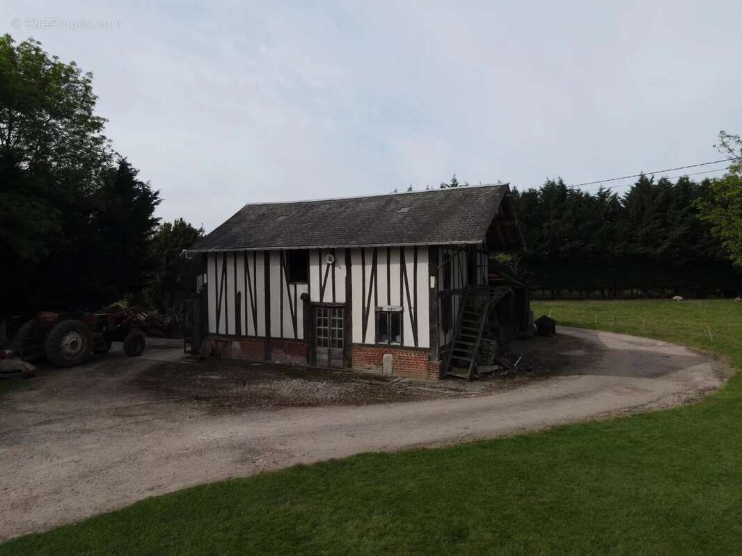 Maison à FERRIERES-SAINT-HILAIRE