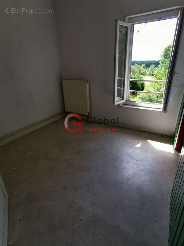 RARE ! Ensemble immobilier de 2 maisons à Landogne (63380) - photo 16