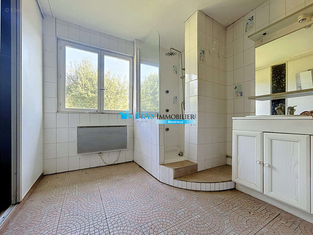 Maison 104 m² à Beuzeville  - photo 6