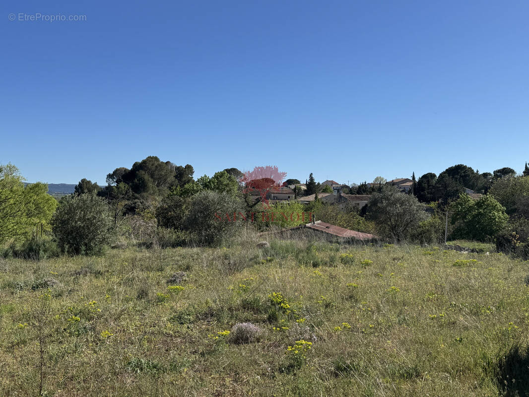 Terrain à SAINT-JEAN-DE-FOS