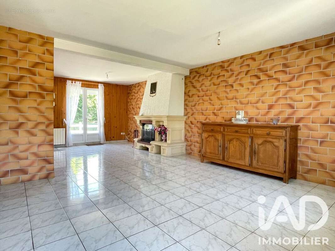 Maison 100 m² à Noailles  - photo 2