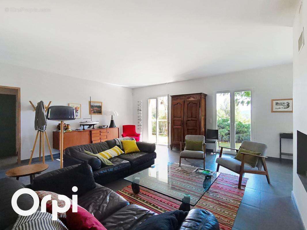 Maison à LA CADIERE-D'AZUR