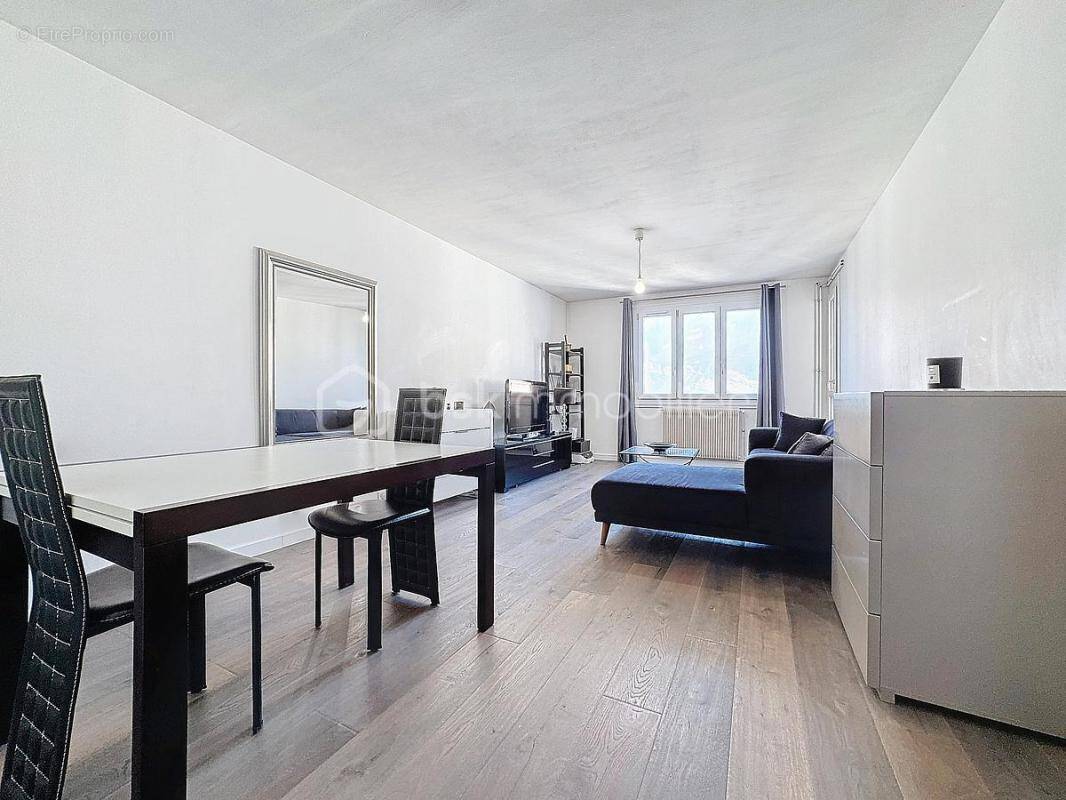 Appartement à ECHIROLLES