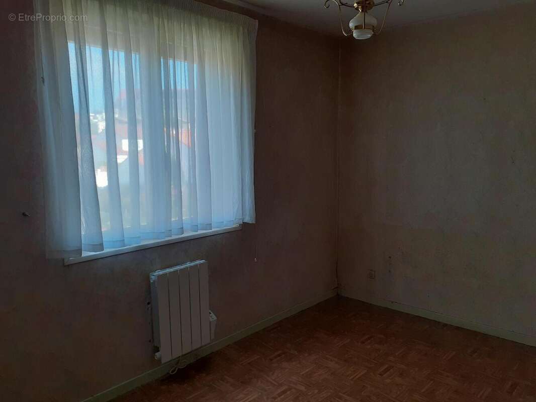 Photo 9 - Maison à LE CHAMBON-FEUGEROLLES