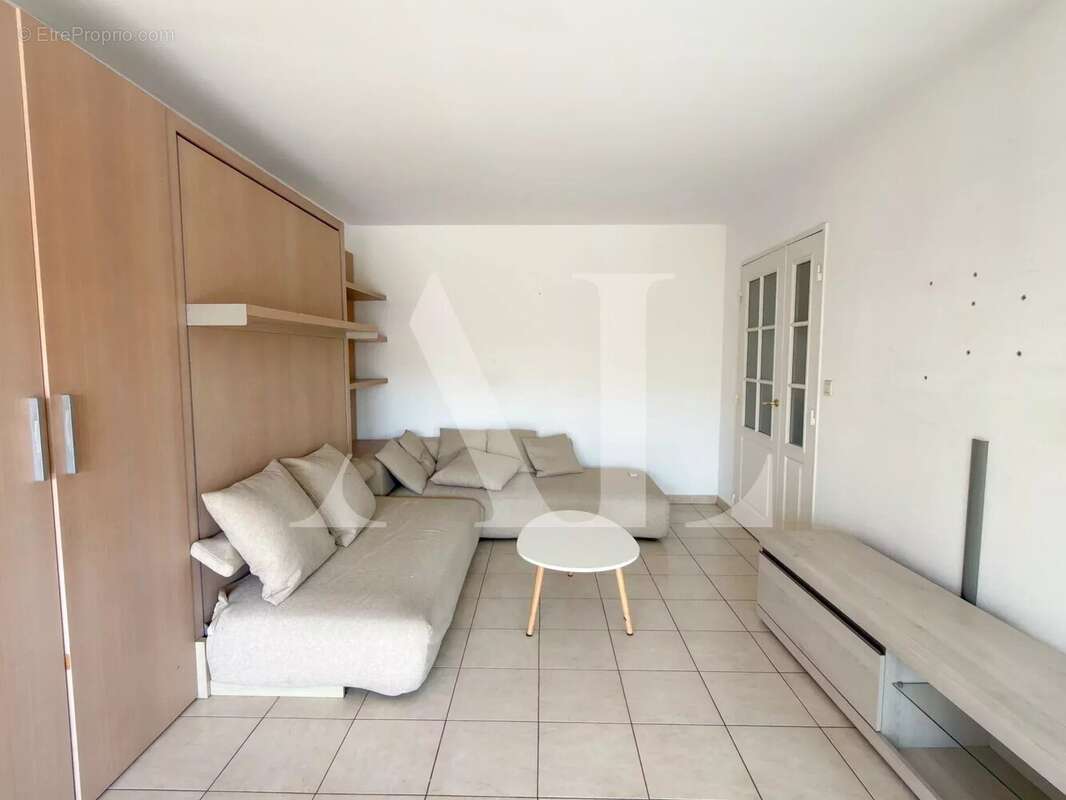 Appartement à VALLAURIS