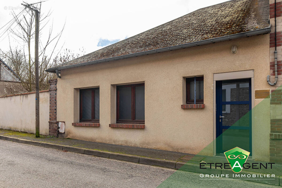 Commerce à LA NEUVE-LYRE