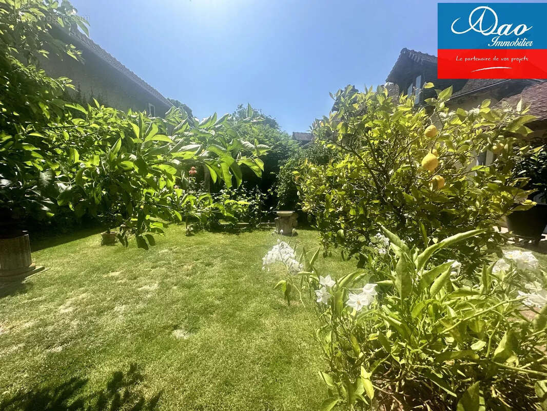 Maison à LA CHAPELLE-SAINT-LUC