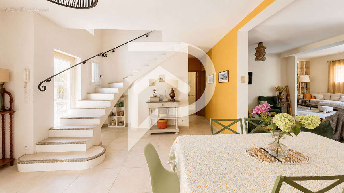 Maison familiale 158 m² avec piscine à Maule - photo 6