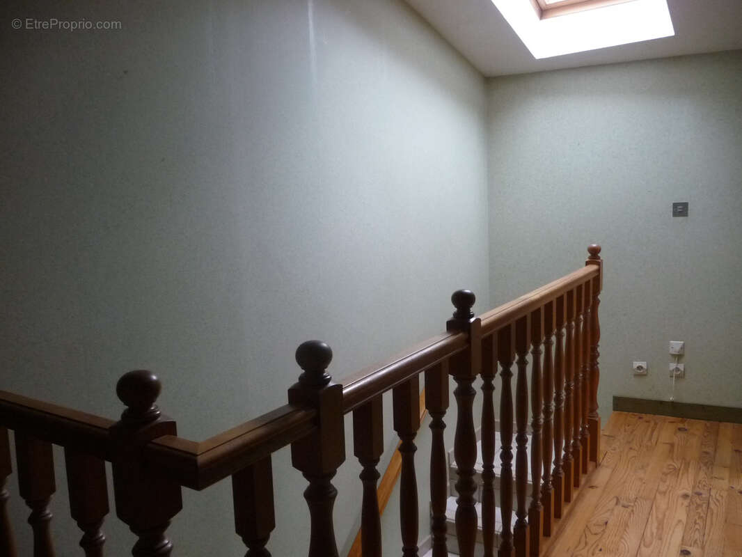 Maison à SAINT-ROMAIN-LE-PUY