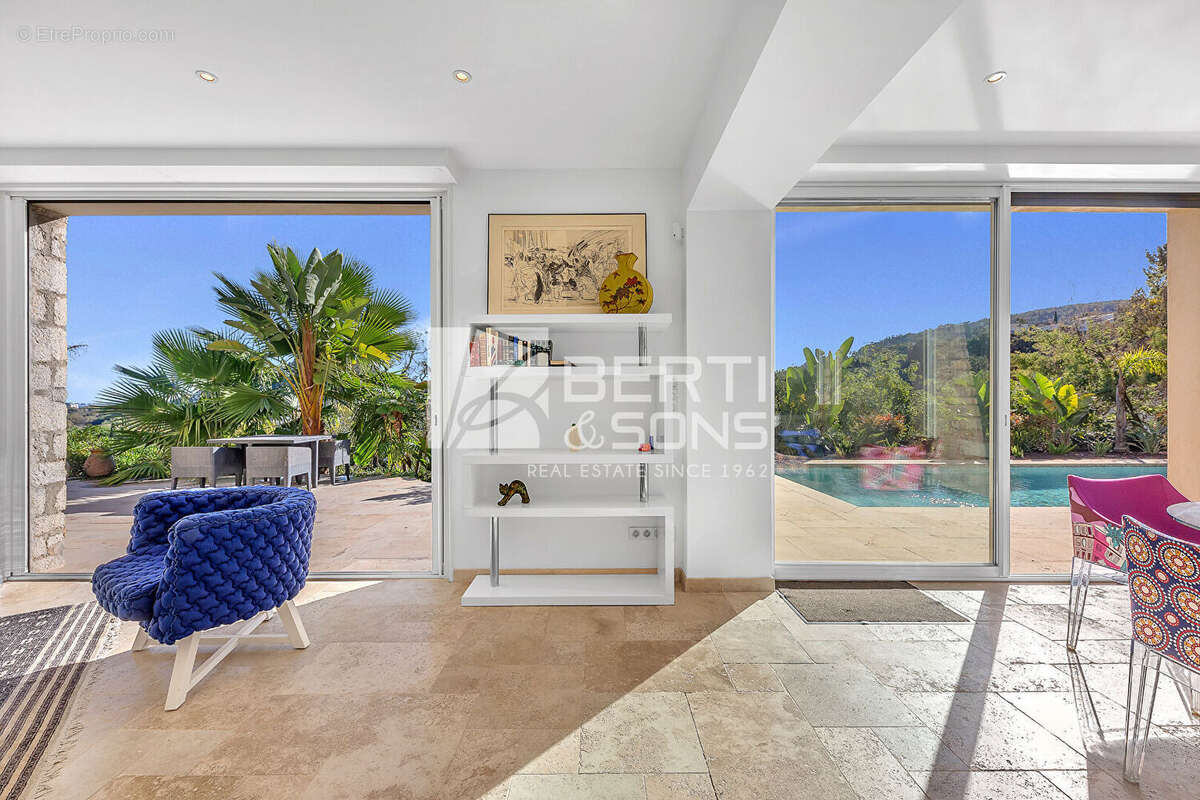 Exclusivite - mandelieu produit rare !  villa 6 pieces en pierre rénovée - quartier recherché - photo 10