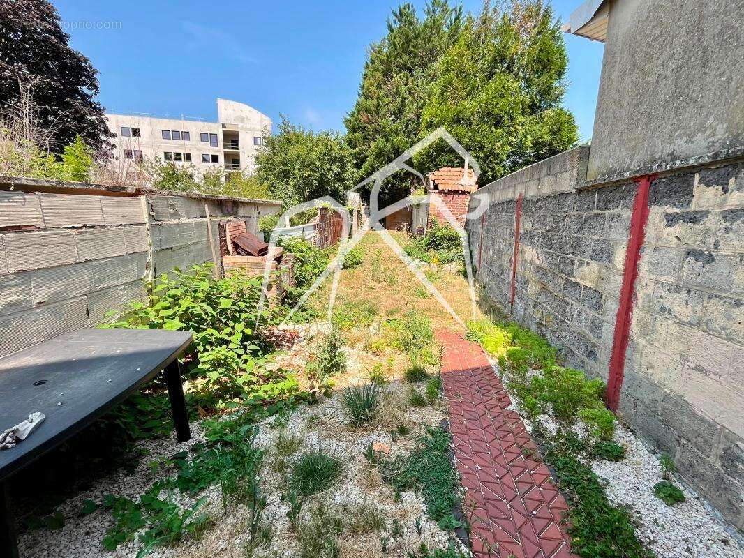 Maison mitoyenne avec 3 chambres, jardin et cave  83 m²  LE-PETIT-QUEVILLY - photo 9
