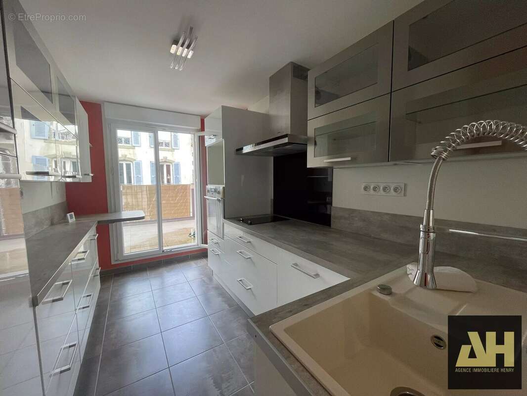Brest saint-martin - appartement t3 de 67 m² - excellent etat - terrasse - ascenseur - photo 3