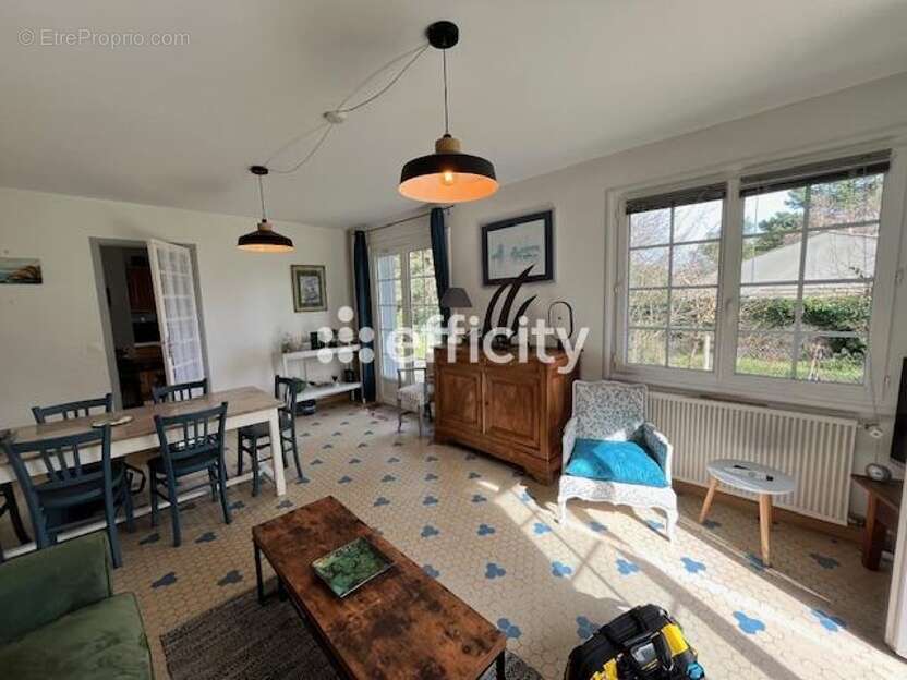 Maison à MESCHERS-SUR-GIRONDE