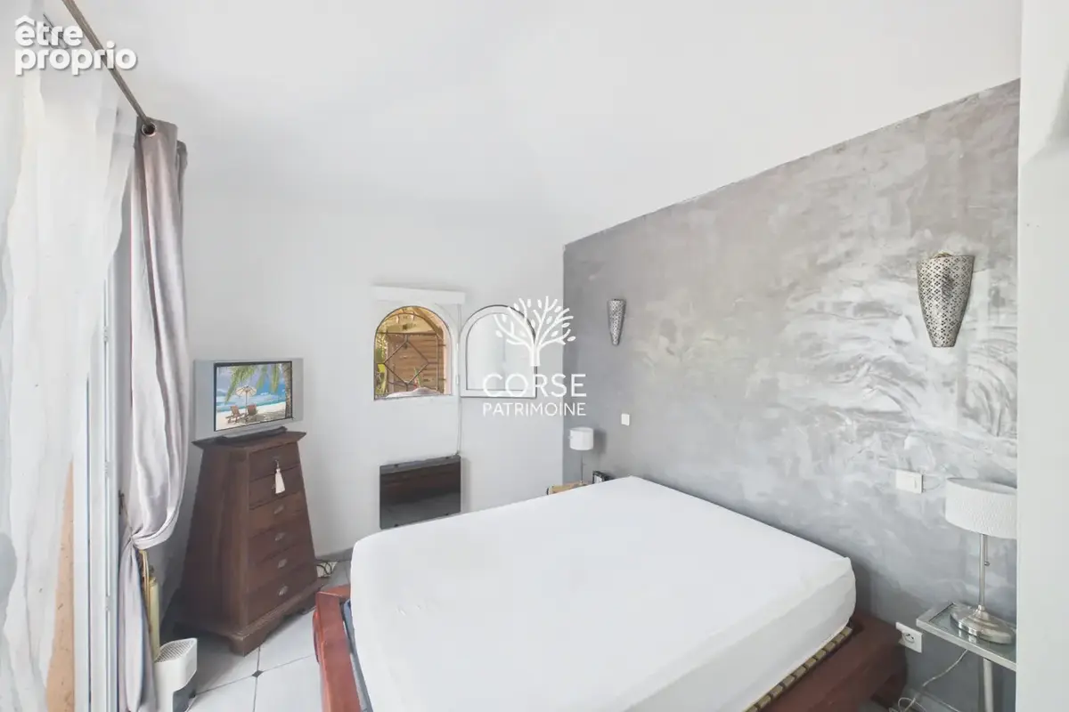 Maison à rénover avec piscine au calme - photo 15