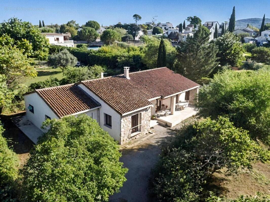   - Maison à CHAUZON