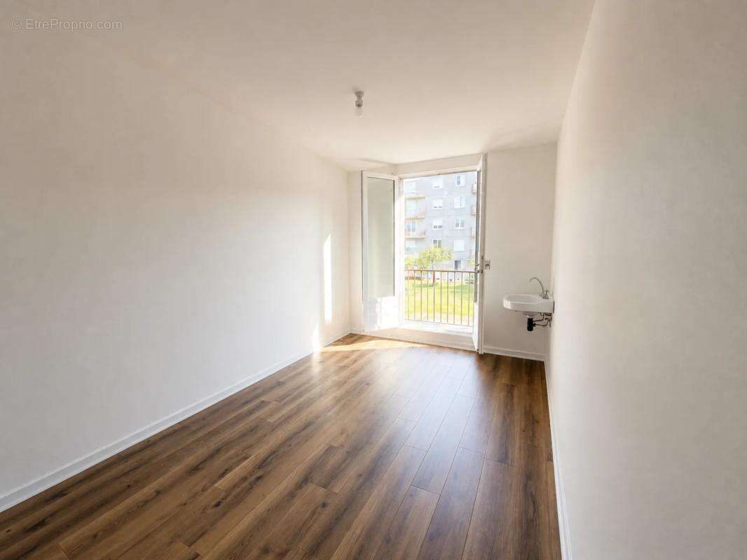 Appartement T5 – Rénové - 3 chambres avec possibilité 4 – Rennes Villejean - photo 5